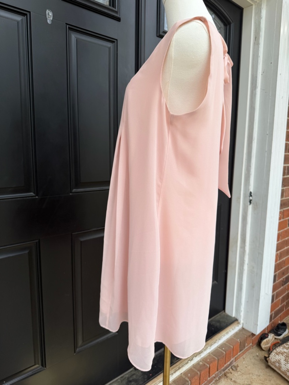 BCBG Elegant Sleeveless Pink V-Neck Dress Women’s Large - Picture 4 of 4